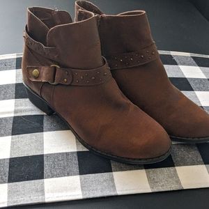 Bass Brown Leather Booties